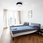 Metro Wilanowska Aparts Apartmán *