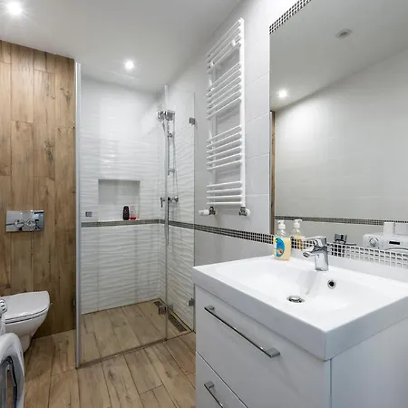 Metro Wilanowska Aparts *