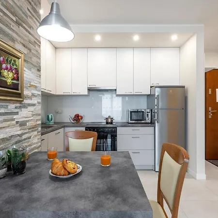 Metro Wilanowska Aparts Apartmán