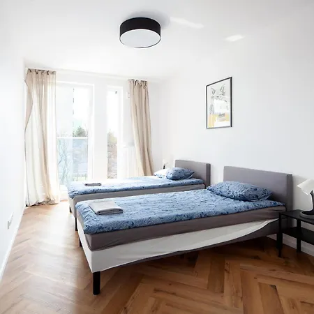 Metro Wilanowska Aparts 公寓 *