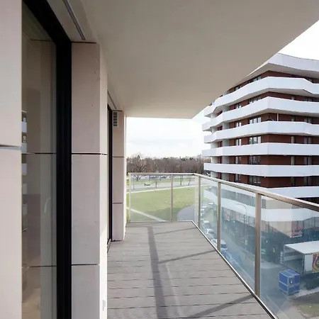 Metro Wilanowska Aparts Warsaw