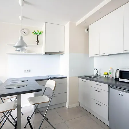 Metro Wilanowska Aparts * Warsaw