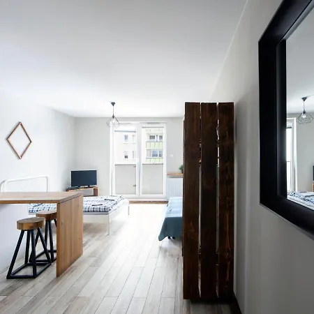 Metro Wilanowska Aparts Apartment