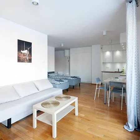 Metro Wilanowska Aparts * Warsaw