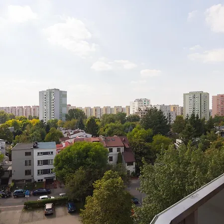 Metro Wilanowska Aparts Varšava