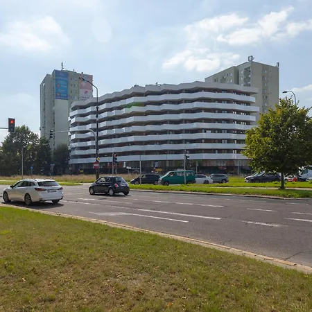 Metro Wilanowska Aparts Apartment *