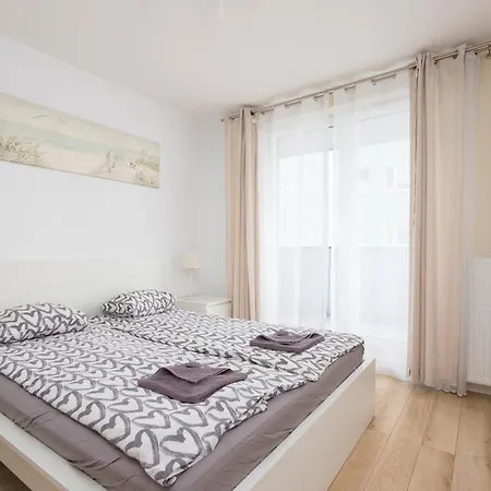 Metro Wilanowska Aparts