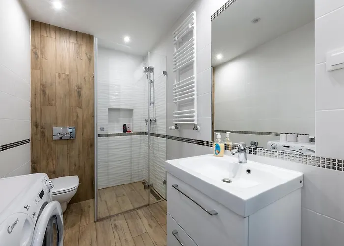 Metro Wilanowska Aparts *