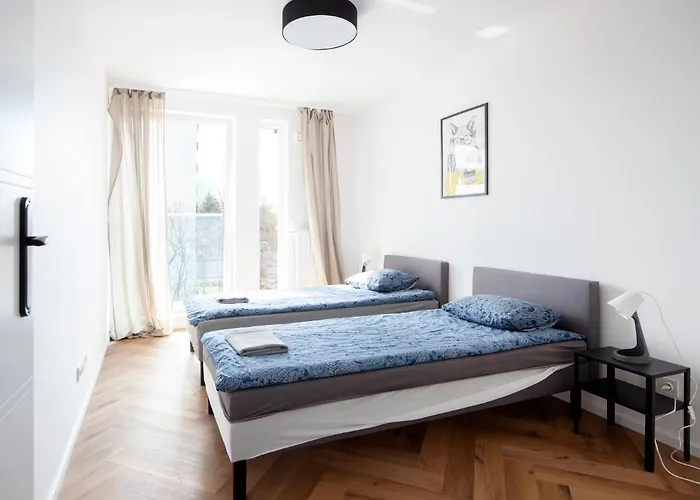 Metro Wilanowska Aparts Апартаменты *