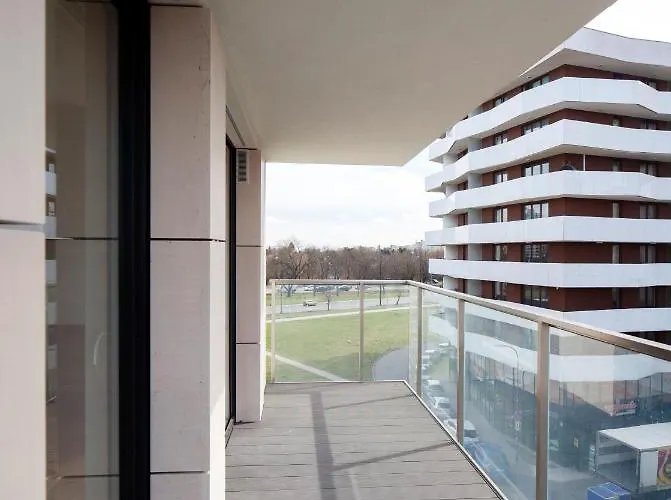 Metro Wilanowska Aparts Варшава