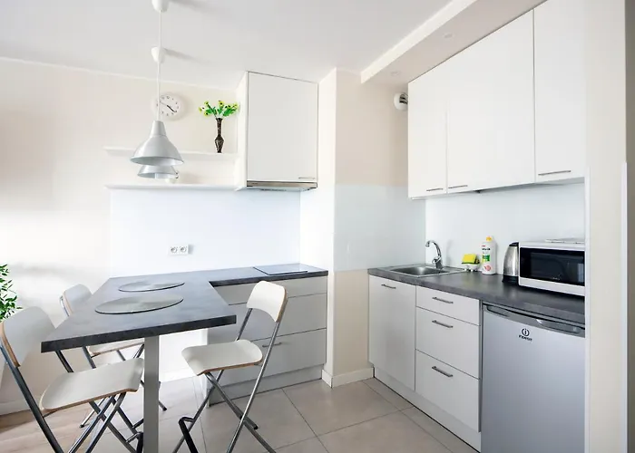 Metro Wilanowska Aparts * Варшава