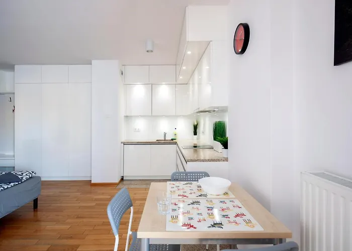 Metro Wilanowska Aparts * Варшава