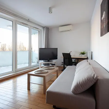 Metro Wilanowska Aparts Varsavia