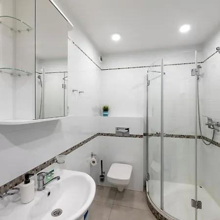 Metro Wilanowska Aparts *